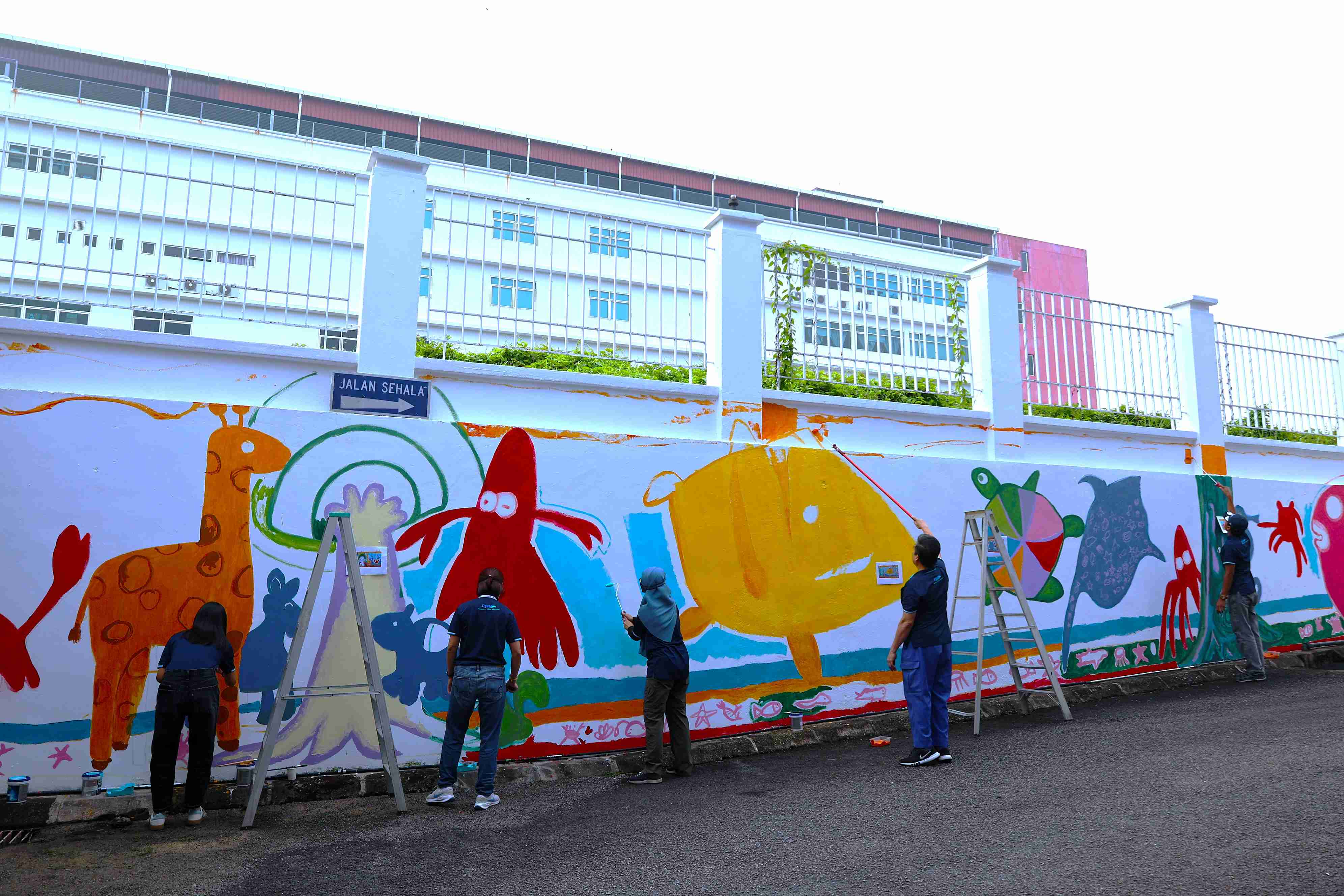 🎨💚 𝐏𝐚𝐢𝐧𝐭𝐢𝐧𝐠 𝐂𝐨𝐥𝐨𝐮𝐫𝐬, 𝐂𝐫𝐞𝐚𝐭𝐢𝐧𝐠 𝐒𝐦𝐢𝐥𝐞𝐬, 𝐚𝐧𝐝 𝐌𝐚𝐤𝐢𝐧𝐠 𝐚 𝐃𝐢𝐟𝐟𝐞𝐫𝐞𝐧𝐜𝐞